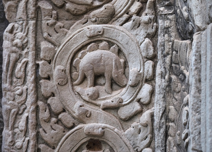 В древнем святилище в Камбодже ученые нашли точное изображение динозавра