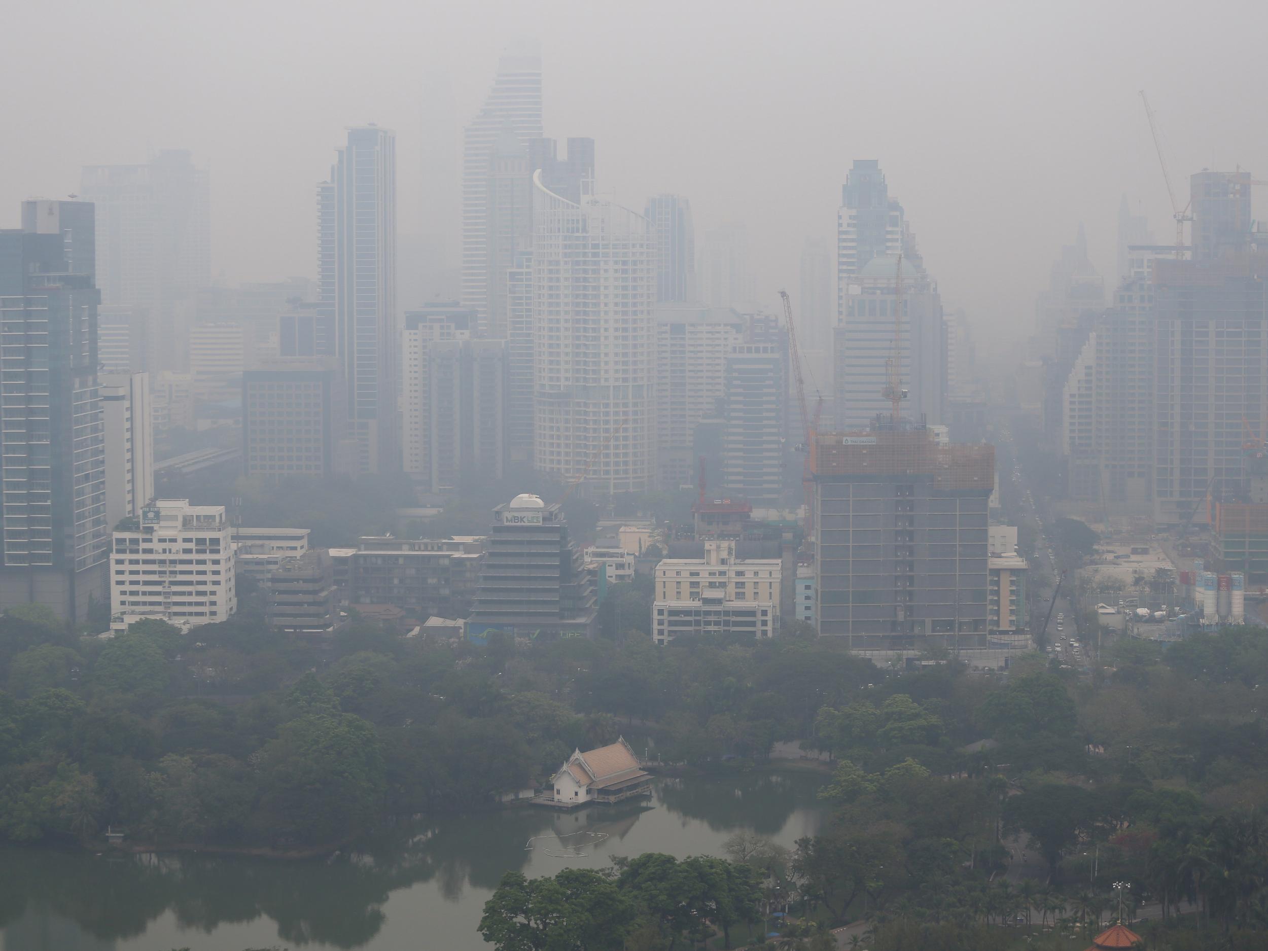 Бангкок опять заволокло смогом, который продержится до конца месяца