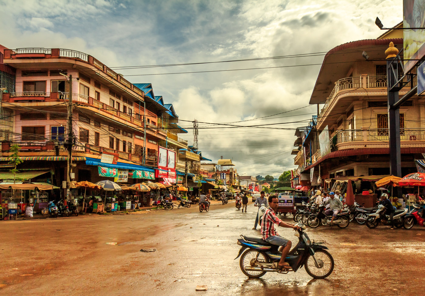 В Камбодже выявили два импортных случая заражения коронавирусом