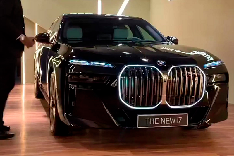 Электромобили BMW для делегатов АТЭС 2022
