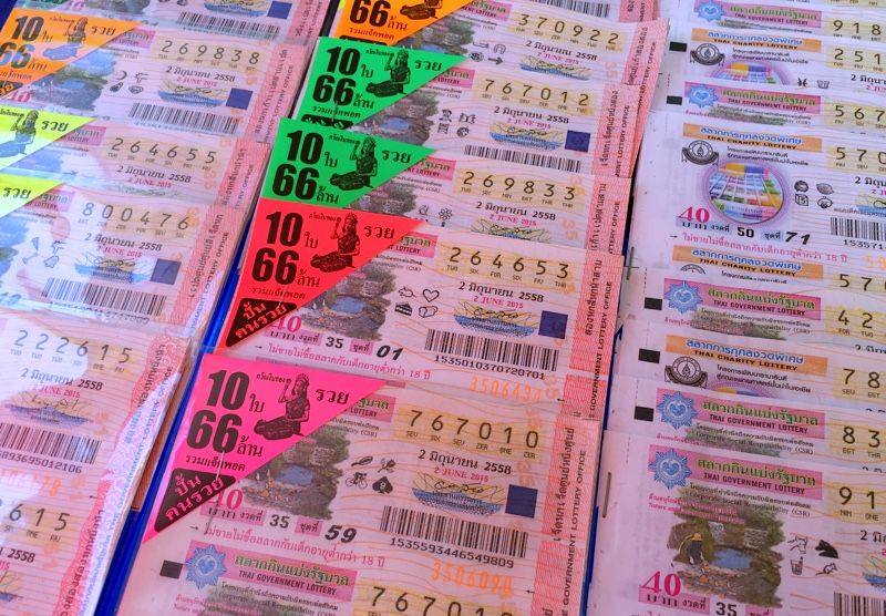 Отставной полицейский выиграл 180 млн бат в лотерею