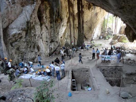 Доисторические раскопки в в Камбодже в пещере Лаанг Спеан