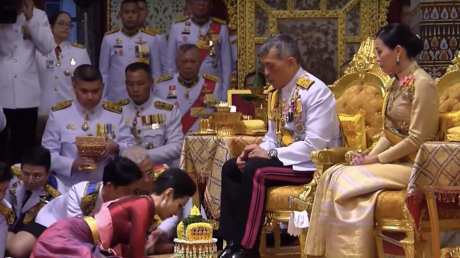 В Таиланде прошла необычная церемония бракосочетания