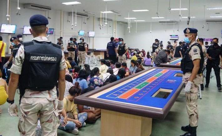 Поход в казино во время пандемии в Таиланде закончился для 118 игроков арестом
