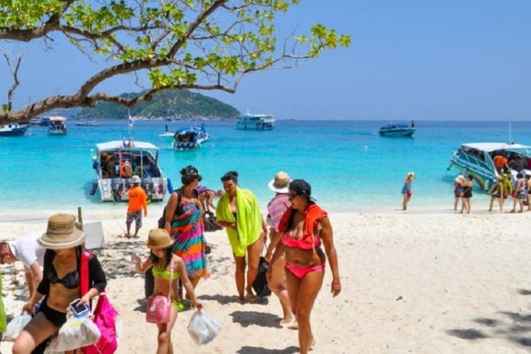В первом квартале 2022 года остров Пхукет примет до 1 миллиона туристов