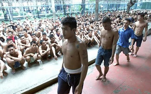 В тюрьме в Таиланде заключенные устроили беспорядки из-за коронавируса