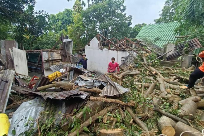 Сильный шторм разрушил дома на Патонге