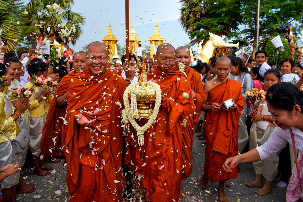 Буддисты Таиланда отмечают один из главных религиозных праздников в году – Ван Ок Панса