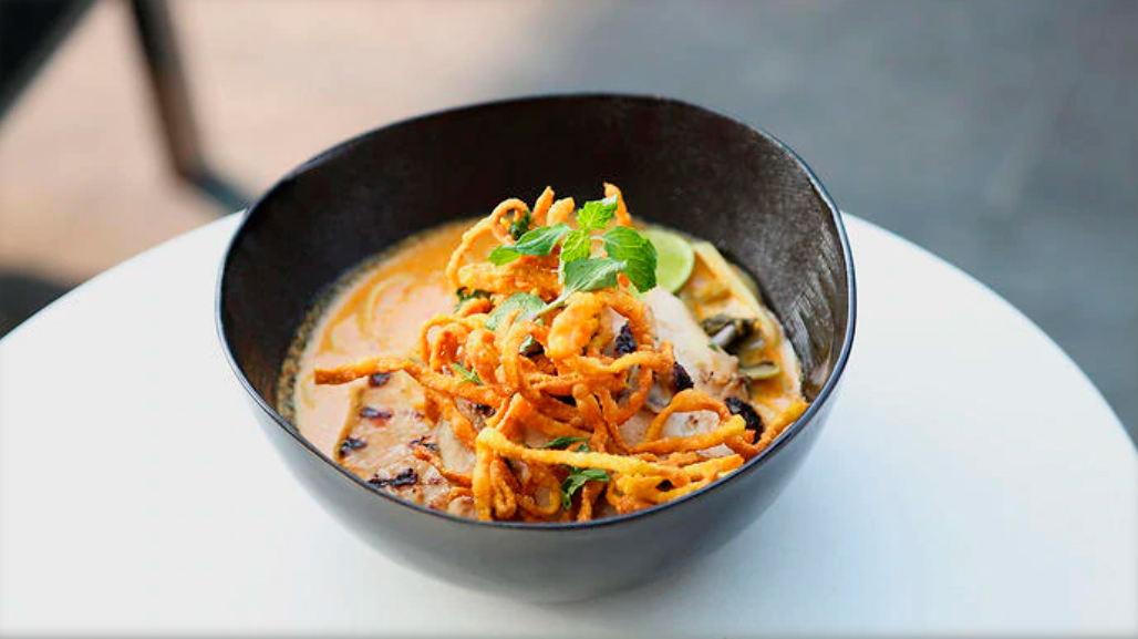 TasteAtlas поставил Као Сой на первое место в своем списке «50 лучших супов в мире»