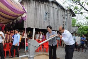 Китай построил в Камбодже 14 колодцев для борьбы с засухой