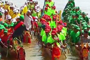 Соревнования на лодках-драконах прошли в Камбодже