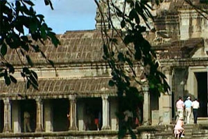 В джунглях Камбоджи археологи нашли затерянный тысячелетний город