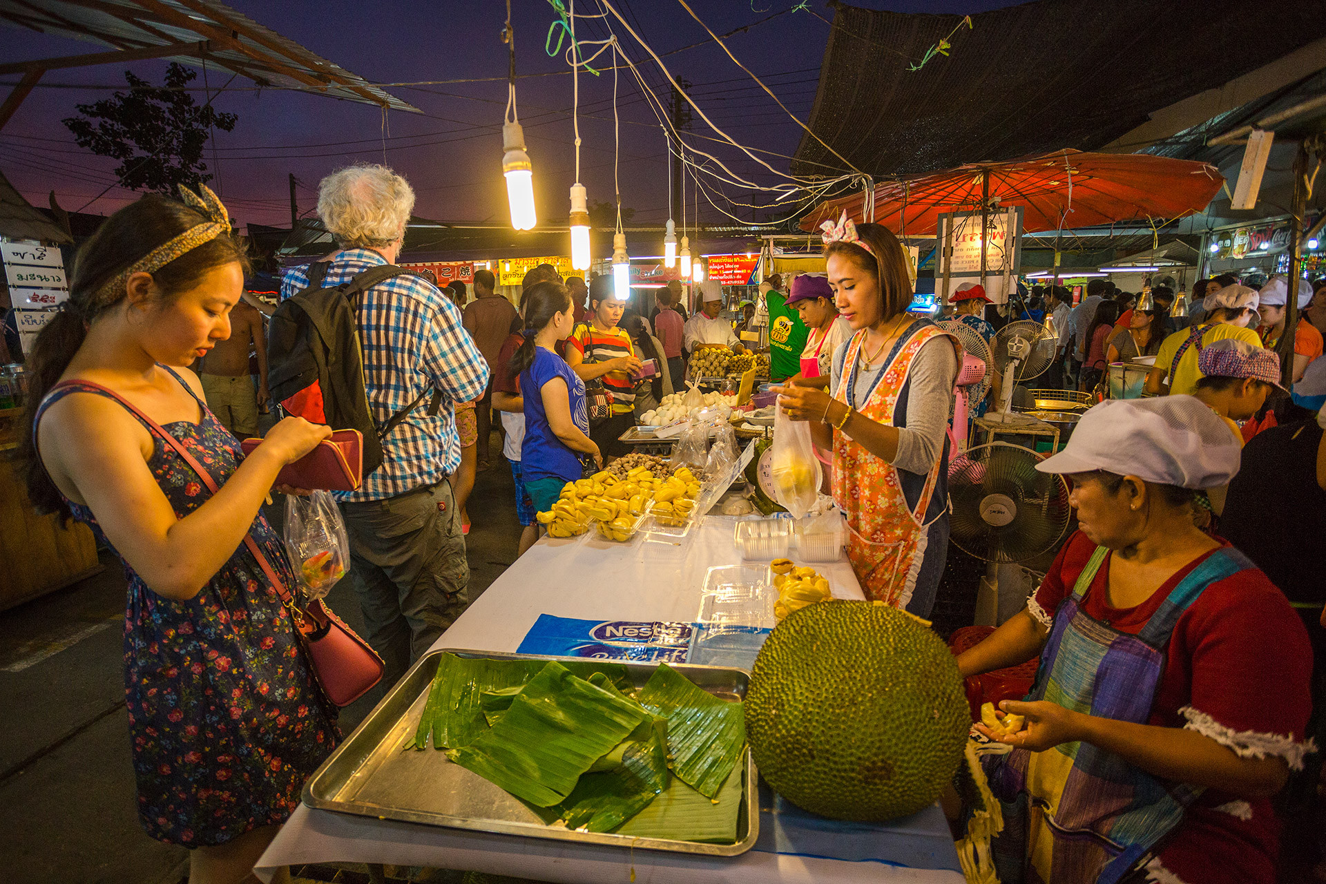 Снижение тайского Бата делает привлекательными поездки в Тайланд. Обзор цен