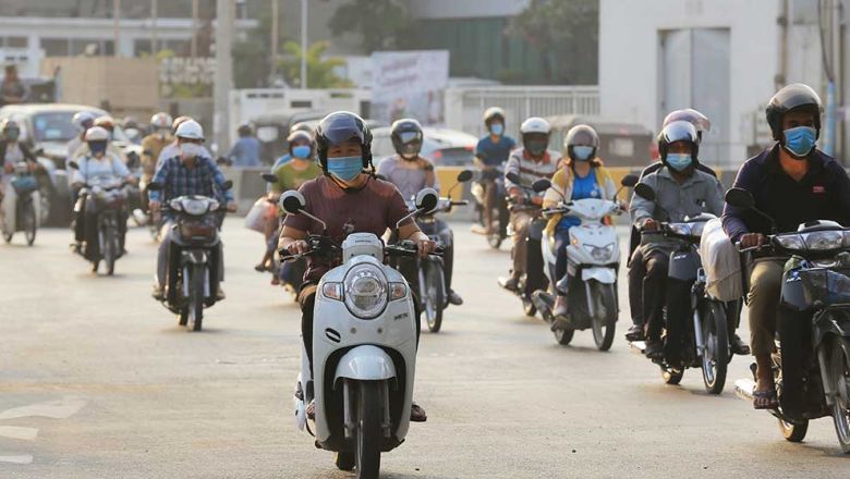 В Камбодже ввели обязательное ношение масок в 15 провинциях