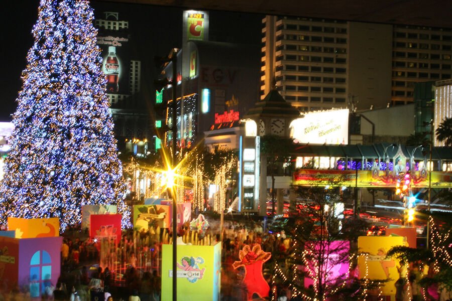 Опрос показывает, что большинство тайцев опасаются, что празднование Нового года вызовет новую волну Covid