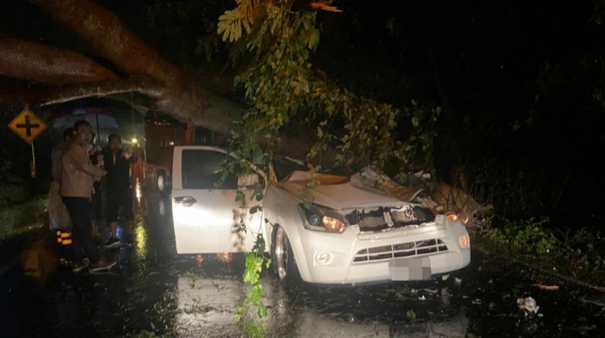 Тропический шторм Нору обрушился на северо-восток Таиланда