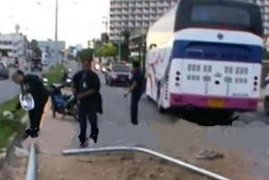 Туристический автобус попал в аварию на Джомтьене