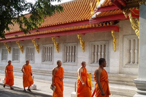 Буддийские монахи употребляли наркотики и хранили оружие в храме
