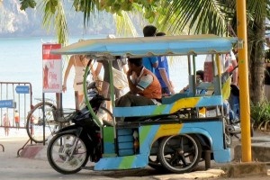 Кооператив сонгтео: Новые мото-такси в Паттайе незаконны
