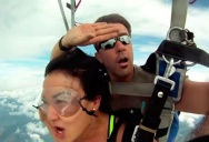 Супер опасный и мега везучий прыжок с парашютом в Паттайе