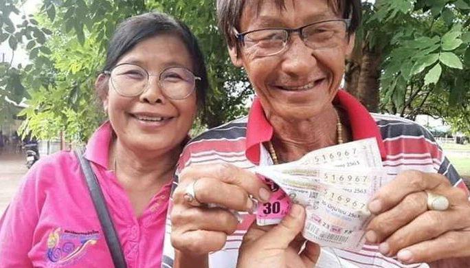 Чудеса случаются: все 4 лотерейных билета тайской пары оказались выигрышными