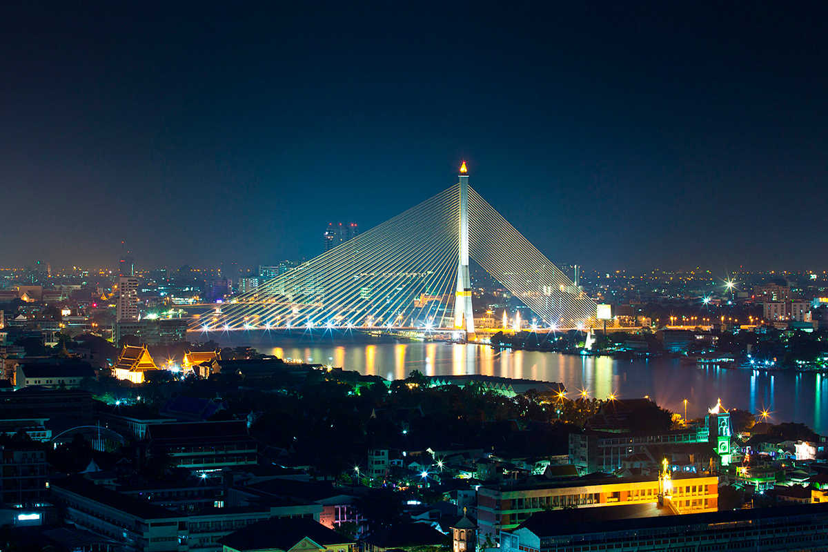 Ночное световое шоу на 13 мостах Бангкока