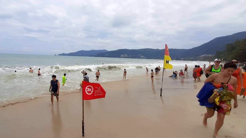 Пляж Патонг вновь открыт для купания