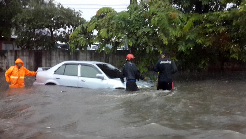 На Пхукете выпущено предупреждение о локальных наводнениях и оползнях