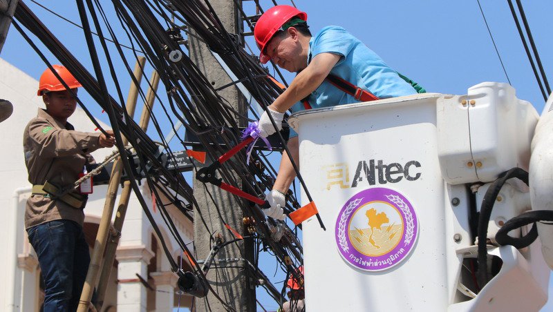 На Пхукете начали демонтировать неиспользуемые телекоммуникационные кабели