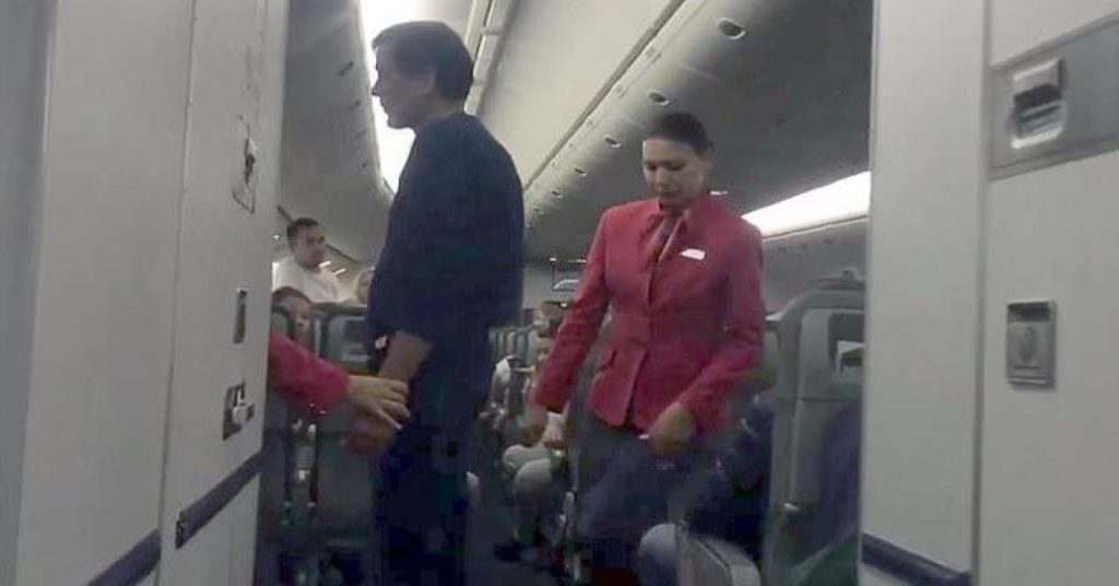 «Рейс из Ада на Пхукет» — туристы из России устроили дебош на борту самолёта