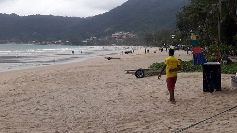 Спасатели на пляже в Патонге будут наниматься круглый год