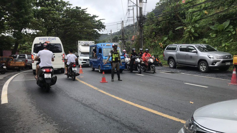 Полиция Патонга призывает водителей не использовать дорогу Камала-Патонг до 8 часов вечера