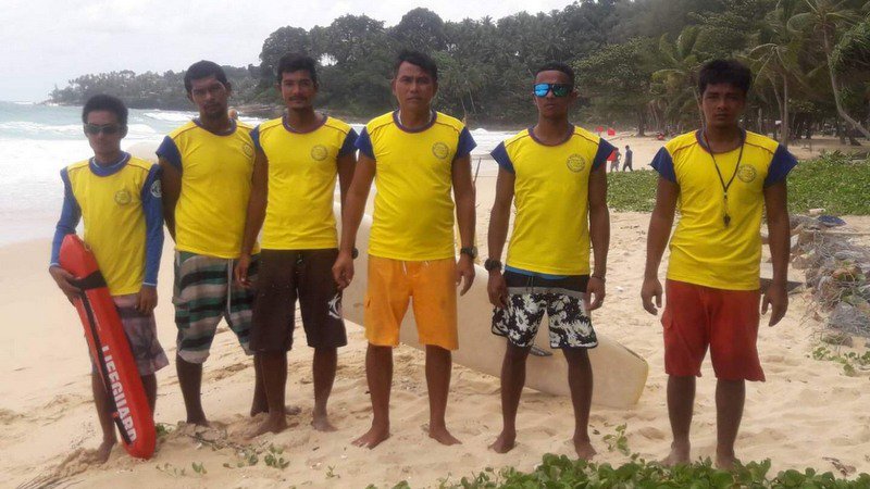 Спасатели прибыли на пляж Сурин на Пхукете