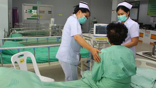 Больница в Чалонге приняла первых пациентов