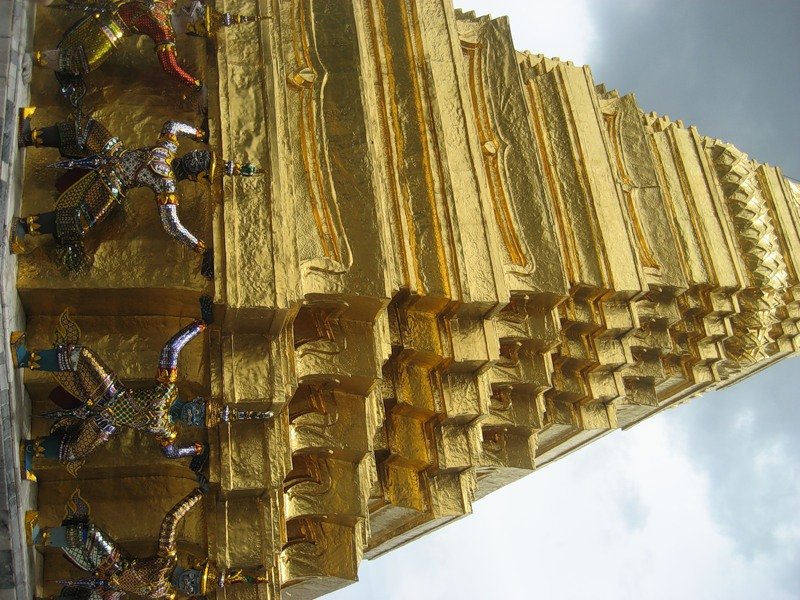 В Таиланде рухнула пирамида "Forex- 3D", 30'000 вкладчиков потеряли 4 млрд бат