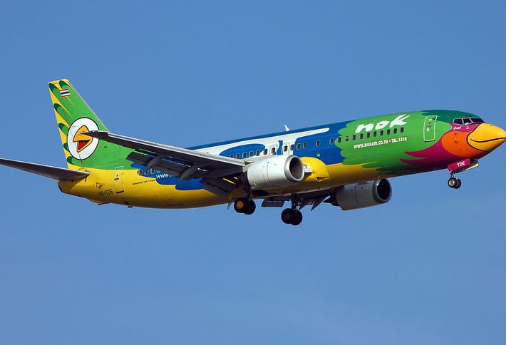 Самолет NokAir сразу после взлета совершил вынужденную посадку