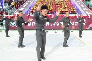 Полиция Таиланда танцует , thai police breakdance , งานกีฬากองทัพไทย วันที่ 26 มิ.ย. 2558
