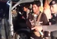 Еще и на баяне играли: тайский бусик на 16 мест вместил 41 пассажира (видео)