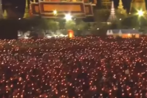 Видео: миллионы тайцев исполнили гимн в честь Короля