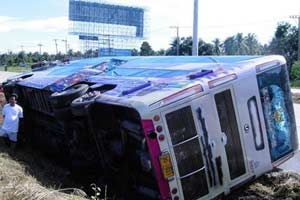 В Таиланде перевернулся автобус, который перевозил российских туристов