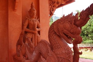 Храм Ват Сила Нгу. Красный храм (Wat Sila Ngu)
