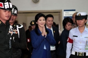 Премьеру Таиланда грозят отставка и уголовное преследование