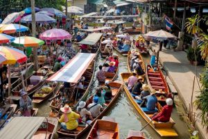 Тайское правительство планирует расширить список «обязательных к посещению» туристических мест, включив в него местные рынки