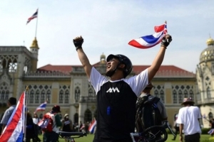 Лидеры антиправительственных протестов призывают к новым маршам в Таиланде