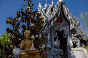 Wat Sri Suphan – храм из серебра