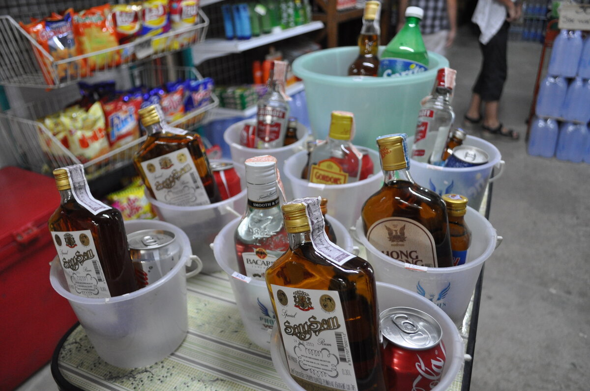 В течение всего дня 29 октября продажа спиртного в Таиланде будет запрещена
