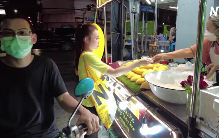 Безумный спрос на десерт с манго в Таиланде начался из-за певицы