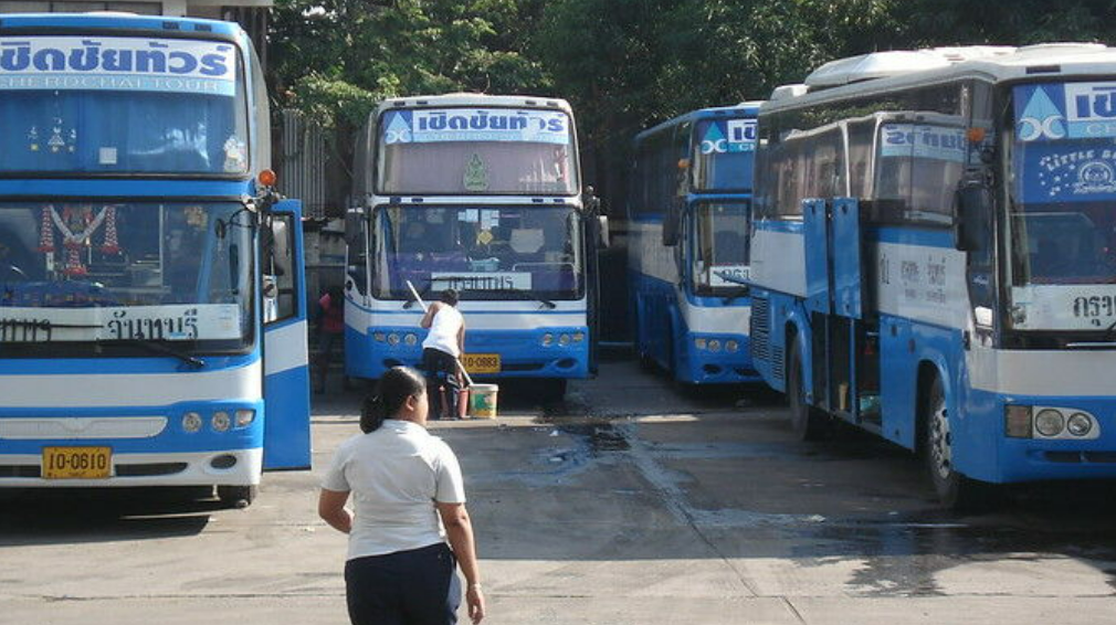 Частный автобусный сектор Таиланда угрожает сократить услуги на 80%