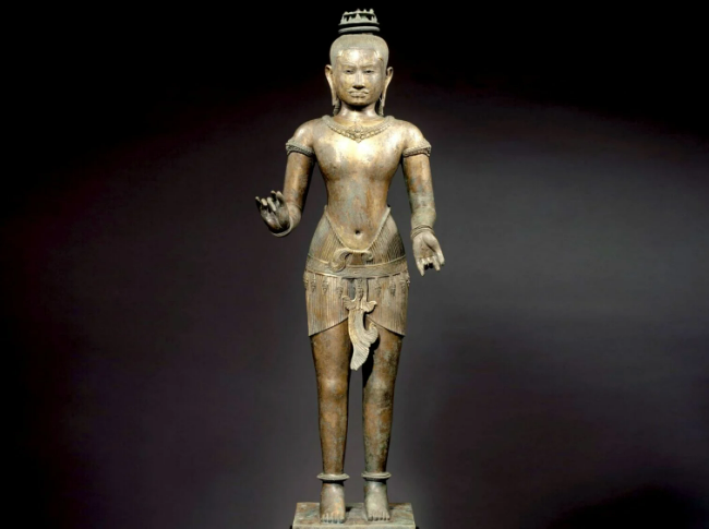 Тайский археолог надеется вернуть скульптуру кхмерского короля выставленную в Нью-Йорке