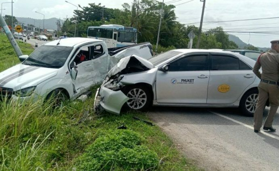 Водитель в критическом состоянии после столкновения пяти автомобилей на Пхукете